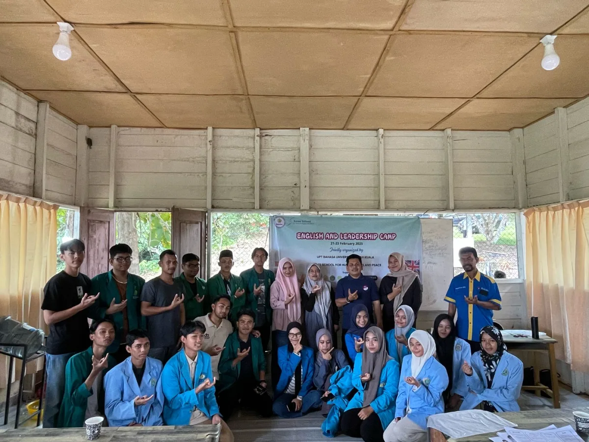 Suasana kegiatan English and Leadership Camp di komplek Saree School, Aceh Besar